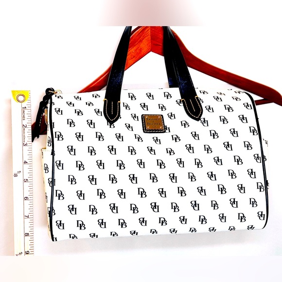 RARE!!! NWOT! Dooney Bourke Greta Olivia Satchel White With Black Leather - Picture 1 of 13